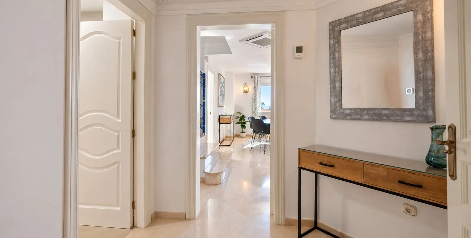 Venta de ático dúplex en Elviria 15