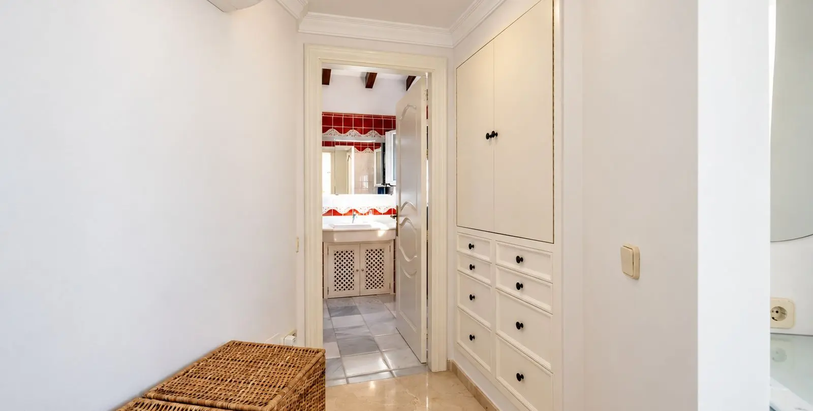 Venta de ático dúplex en Elviria 17