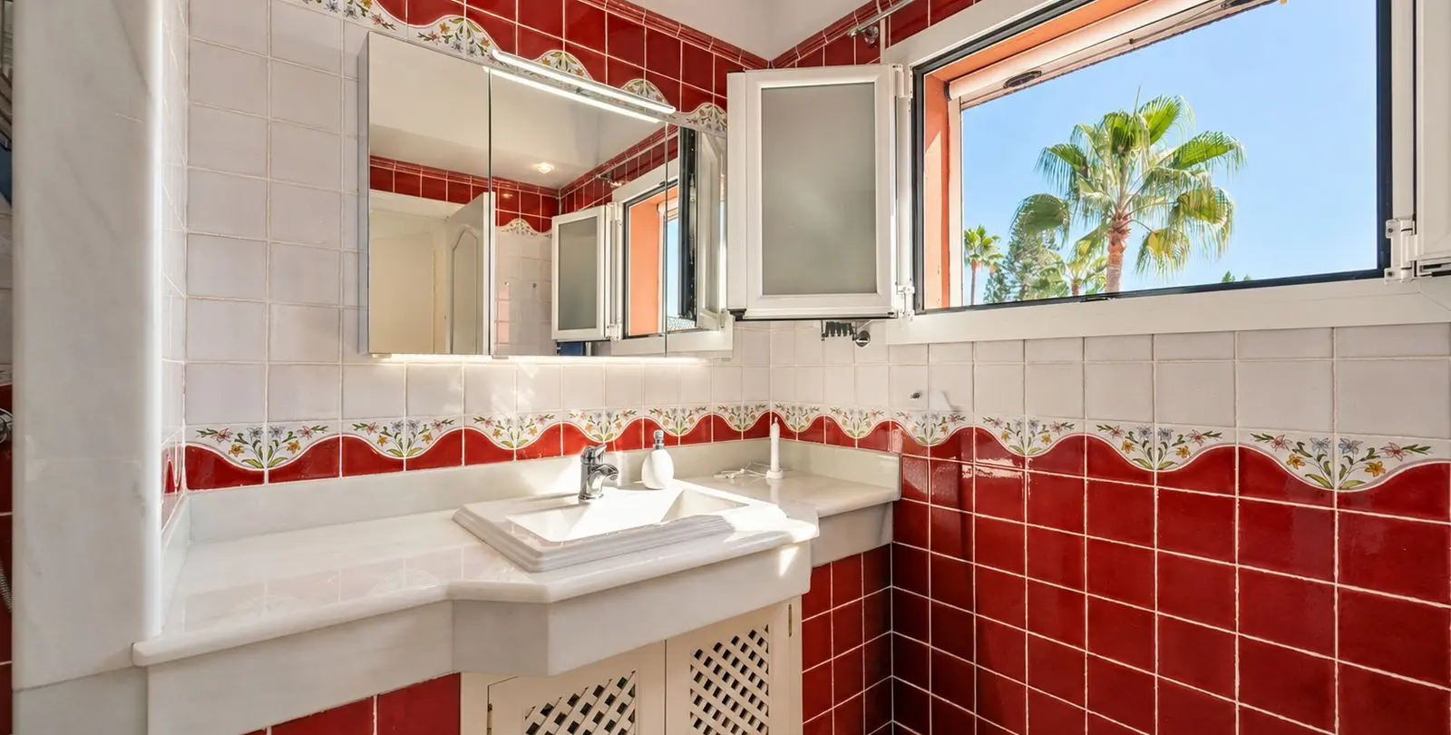 Venta de ático dúplex en Elviria 18
