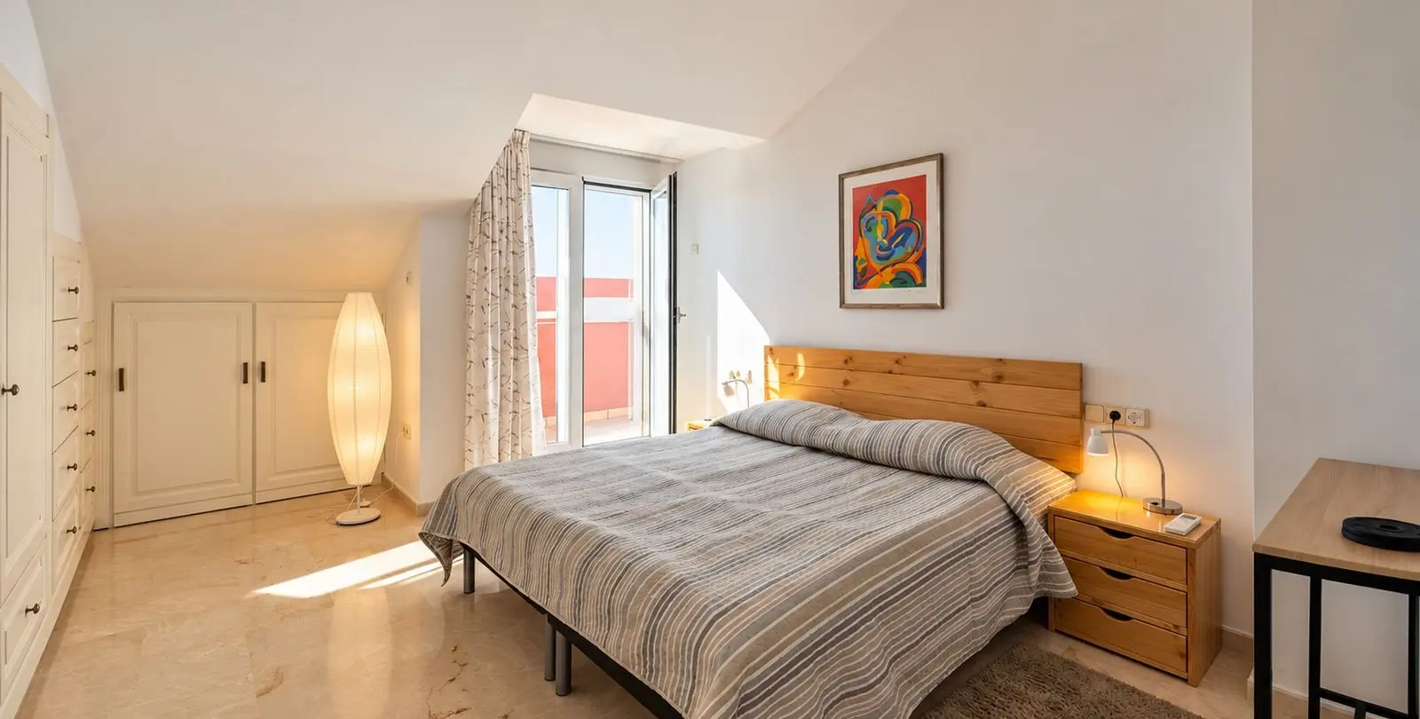 Venta de ático dúplex en Elviria 25