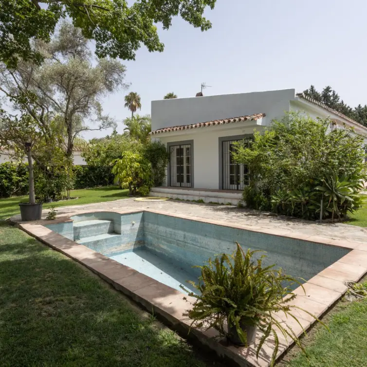 Venta de villa independiente en San Pedro de Alcántara