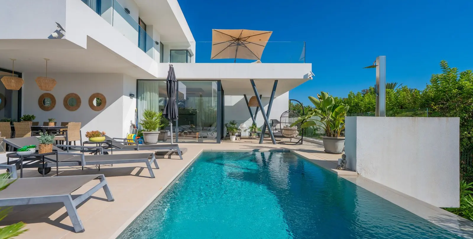 Venta de villa independiente en Estepona 1