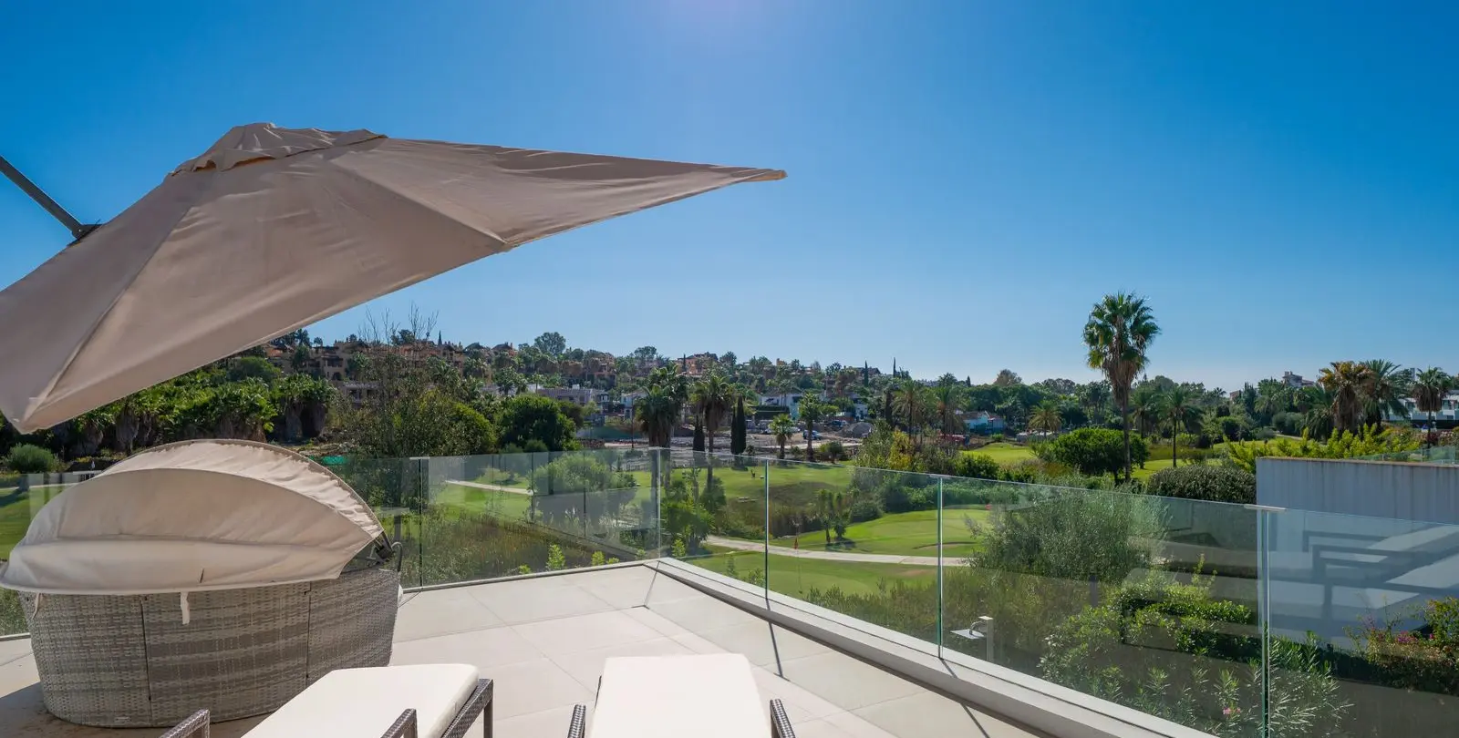 Venta de villa independiente en Estepona 3
