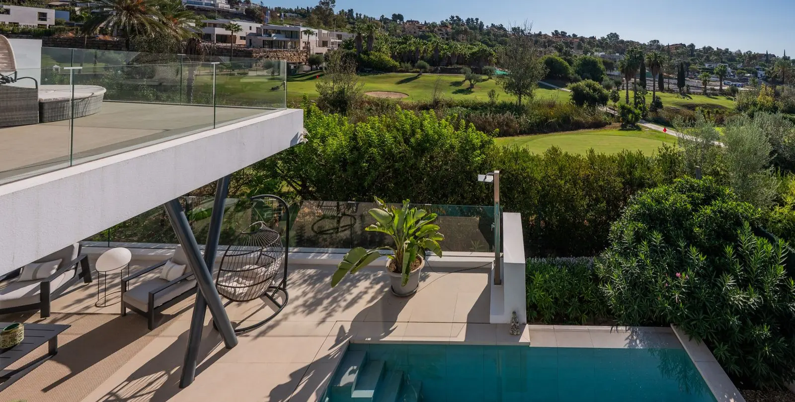 Venta de villa independiente en Estepona 16