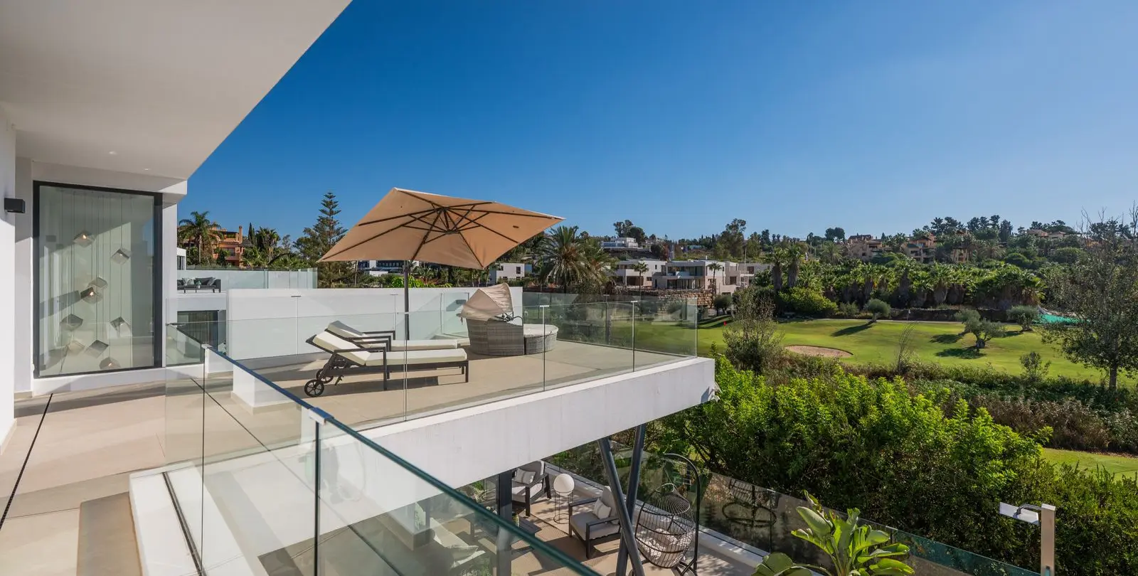 Venta de villa independiente en Estepona 18