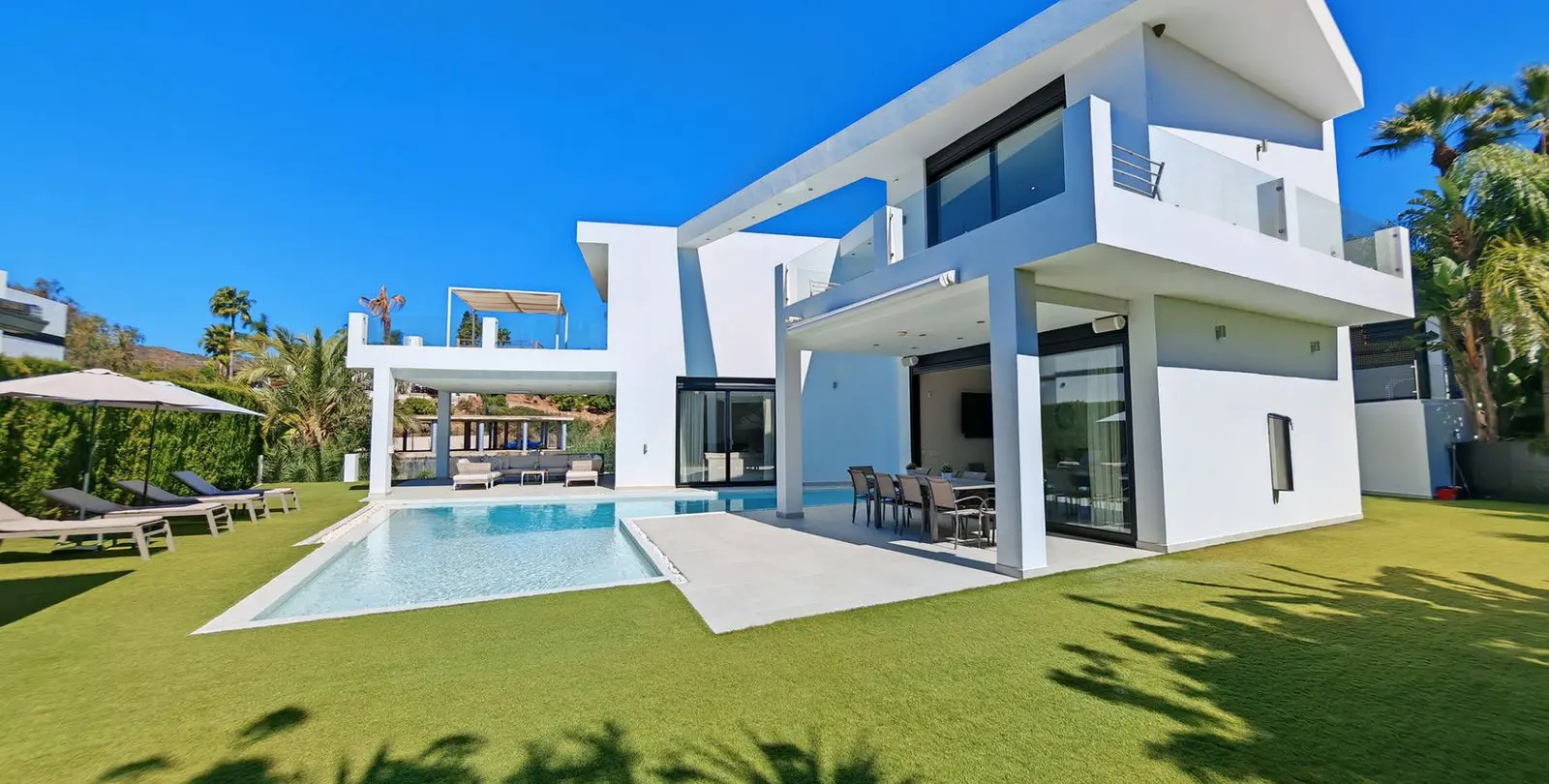 Venta de villa independiente en El Rosario 3