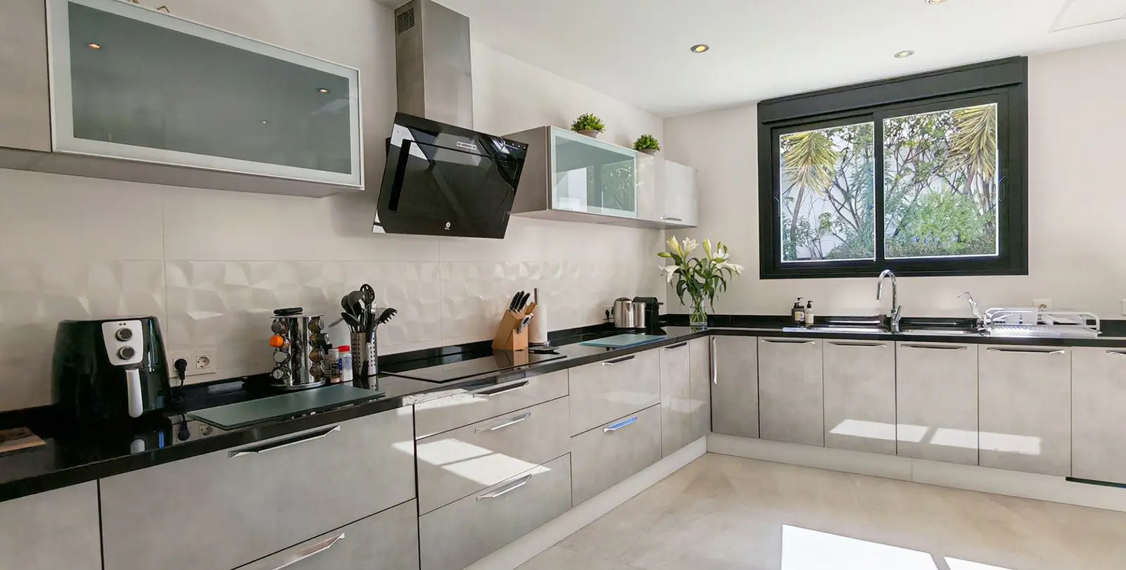 Venta de villa independiente en El Rosario 11
