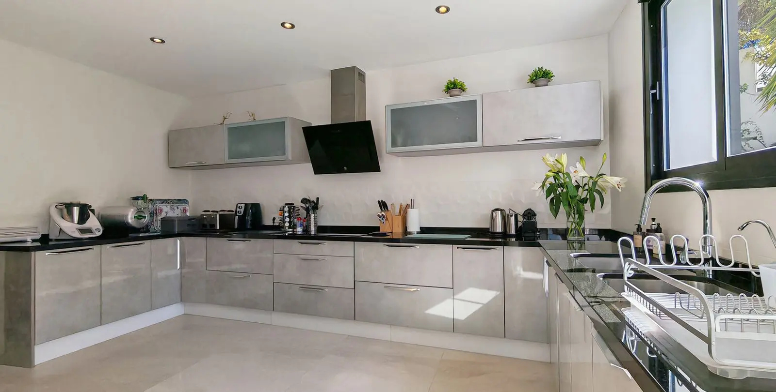 Venta de villa independiente en El Rosario 12
