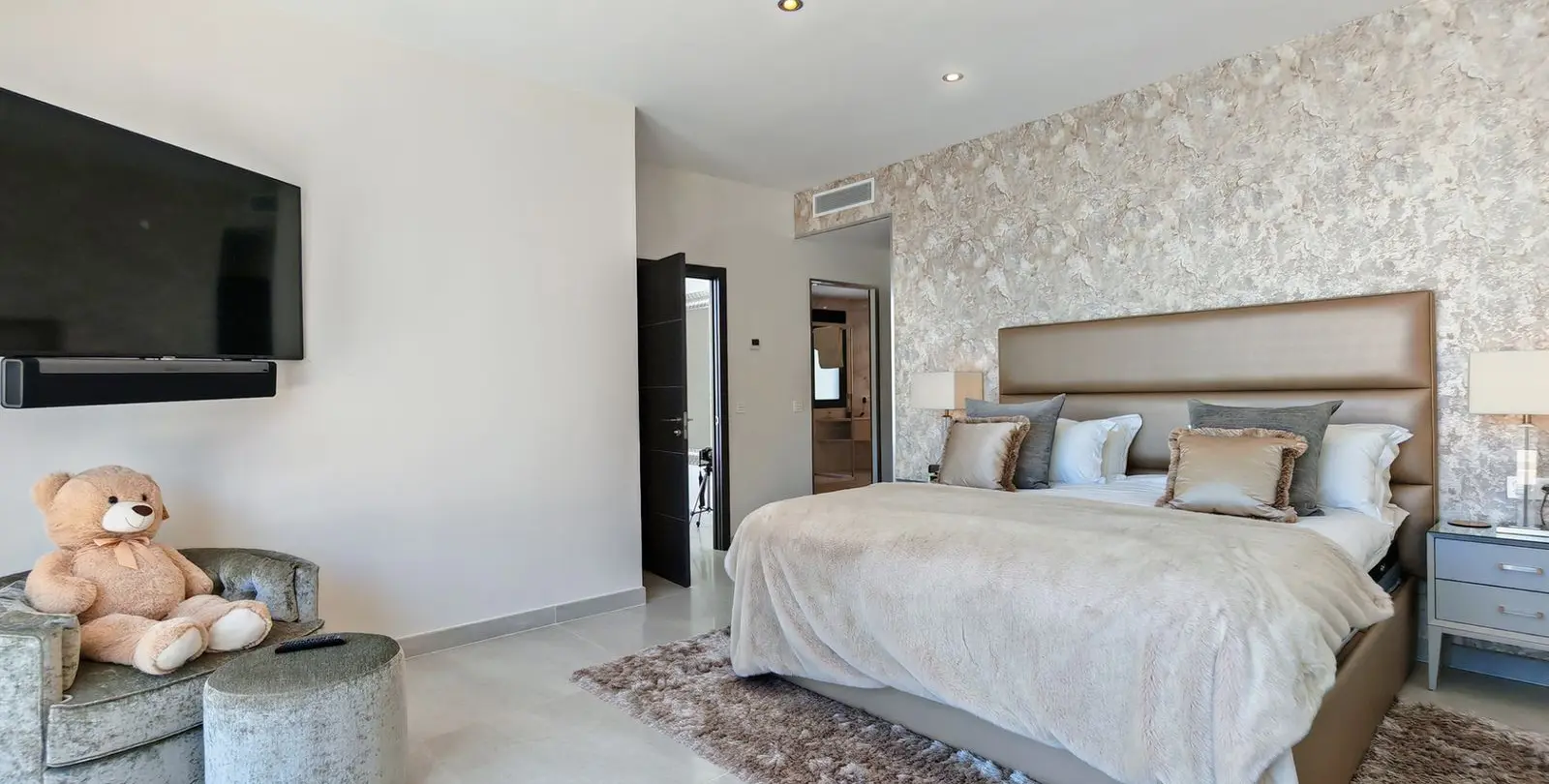 Venta de villa independiente en El Rosario 16