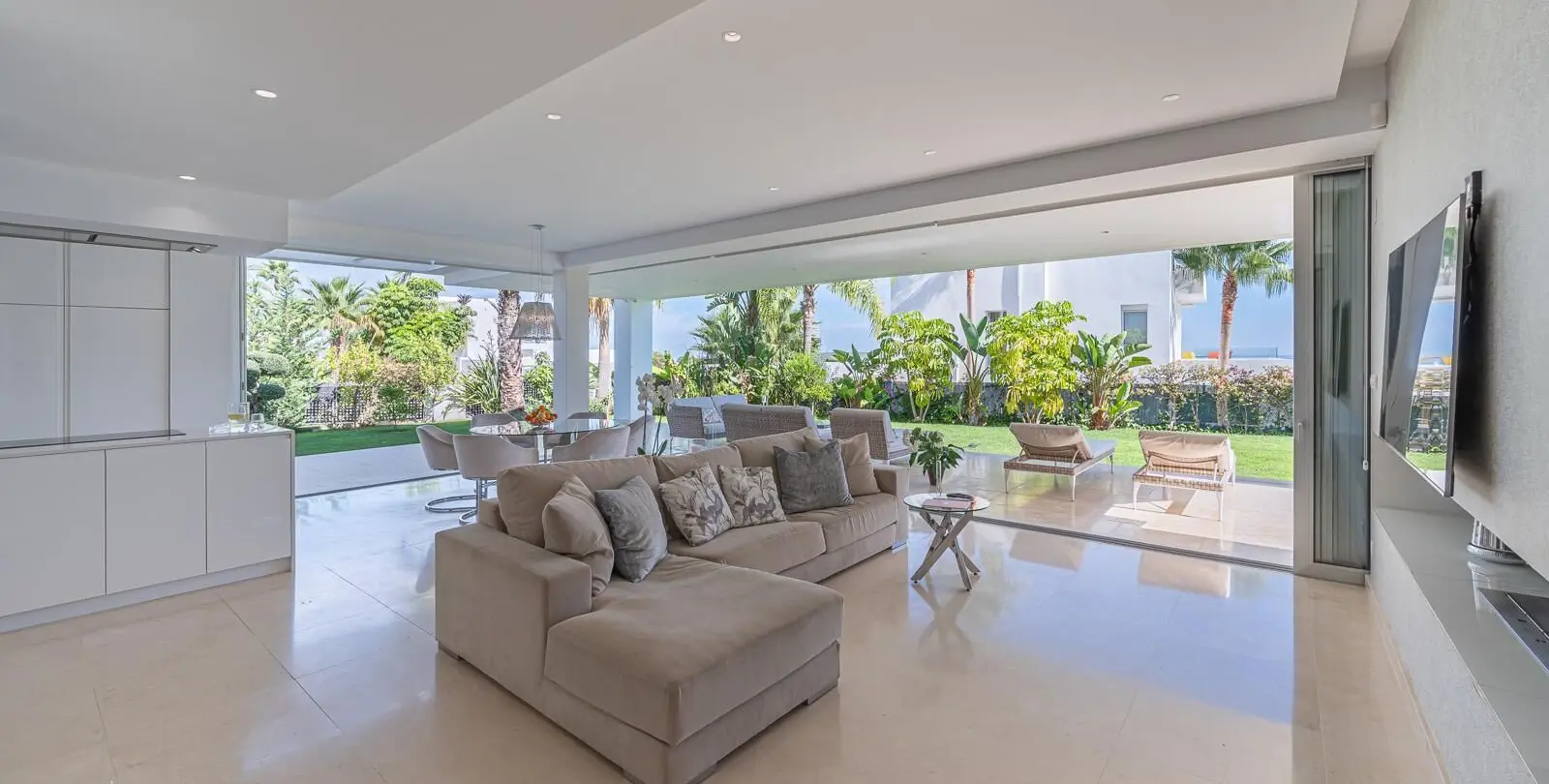 Продажа  отдельно стоящей виллы в Marbella 3