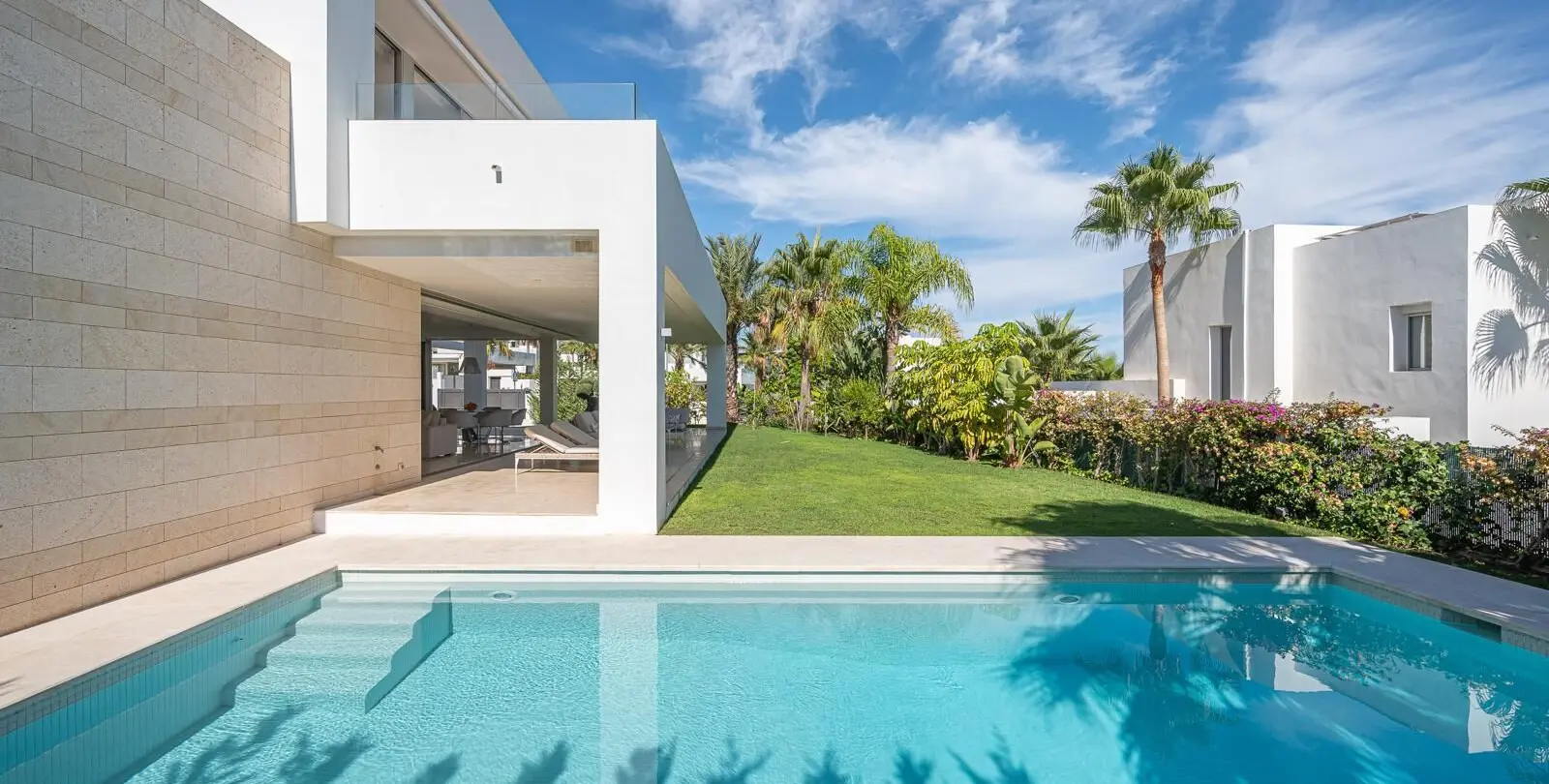 Продажа  отдельно стоящей виллы в Marbella 24