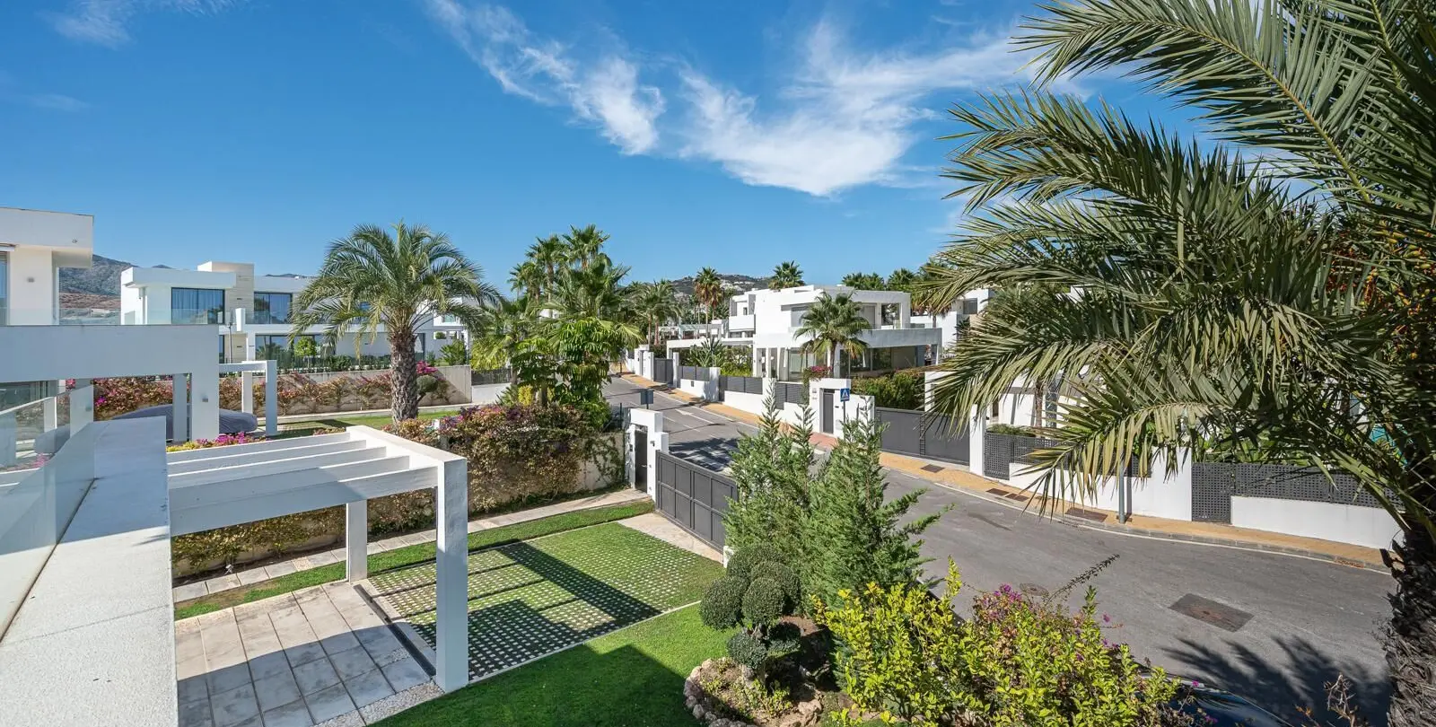 Продажа  отдельно стоящей виллы в Marbella 35