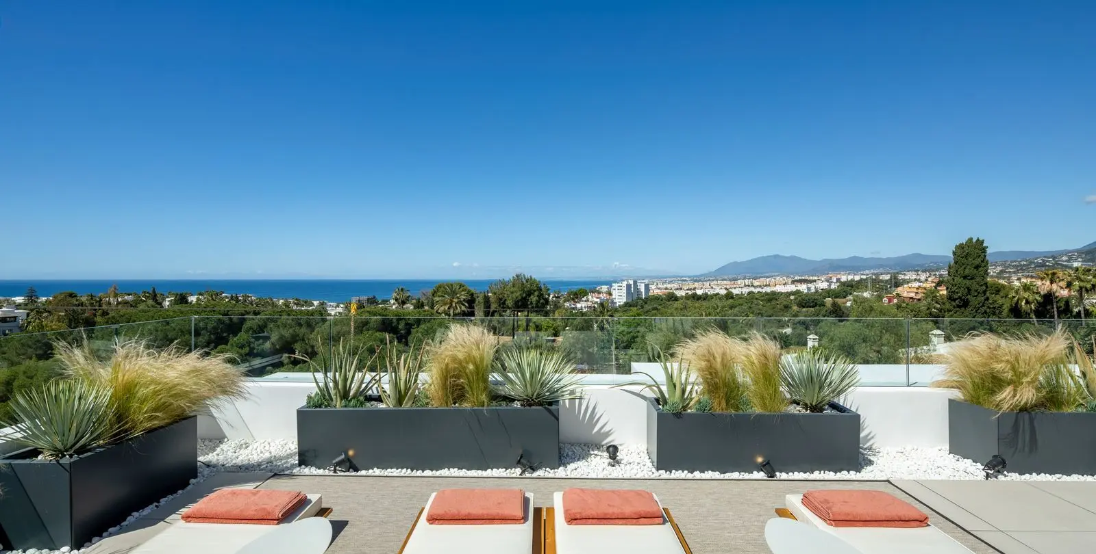 Venta de villa independiente en Río Real 17