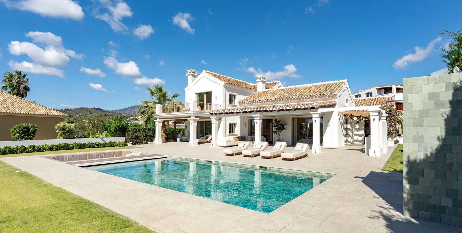 Venta de villa independiente en El Rosario 12