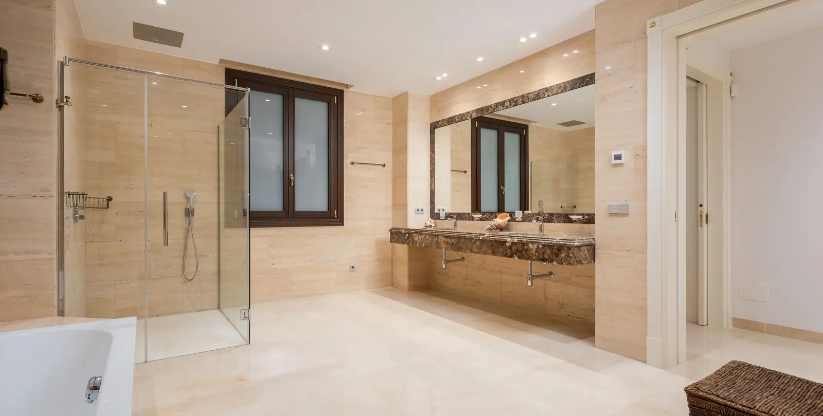 Venta de villa independiente en Guadalmina Baja 26