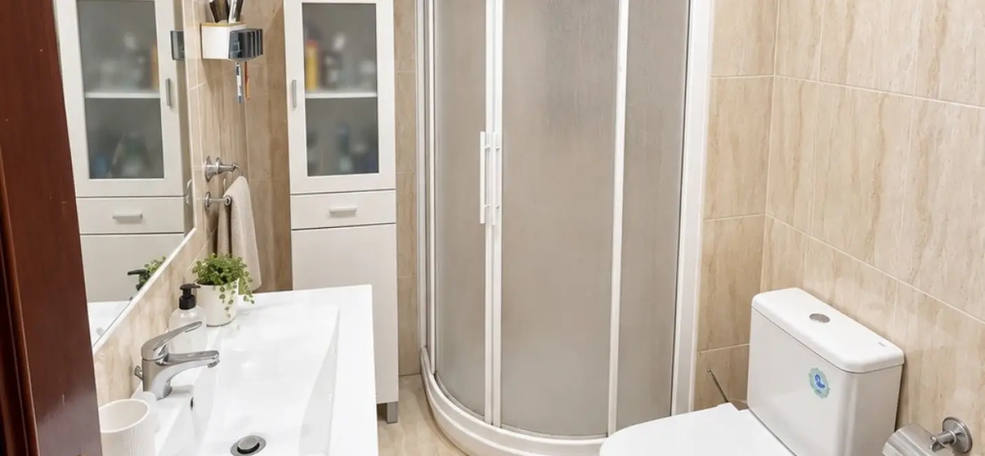 Venta de apartamento en planta media en Torremolinos 1