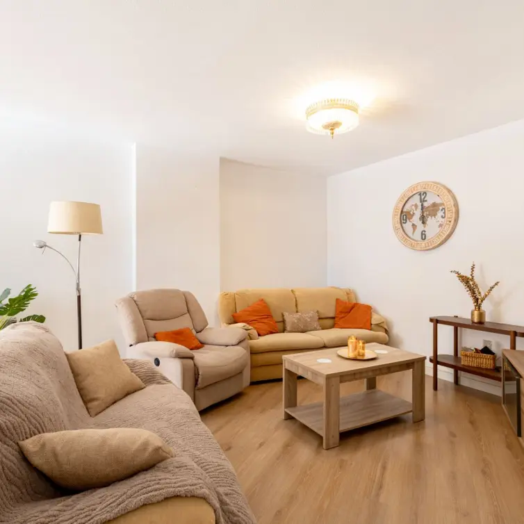Venta de apartamento en planta media en Marbella