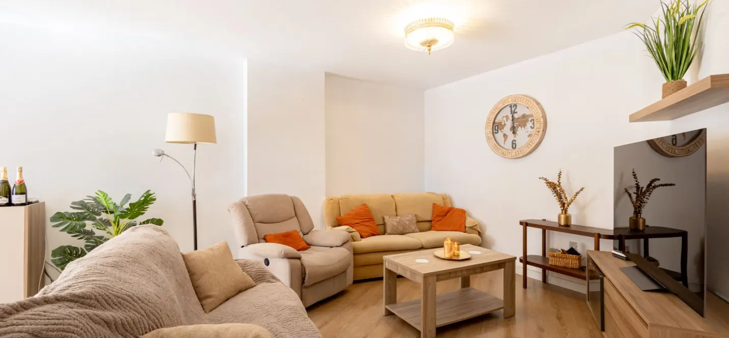 Venta de apartamento en planta media en Marbella 0