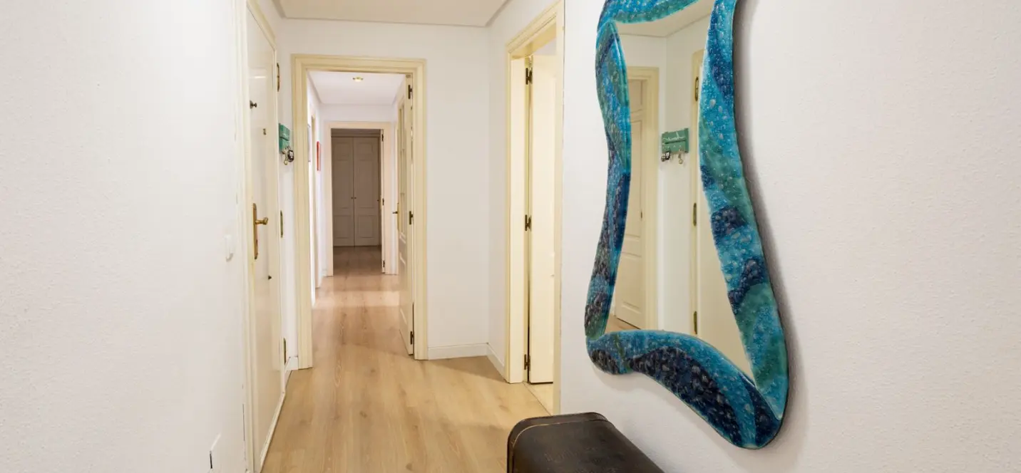 Venta de apartamento en planta media en Marbella 3