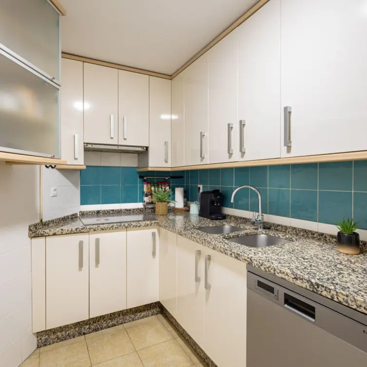 Venta de apartamento en planta media en Marbella