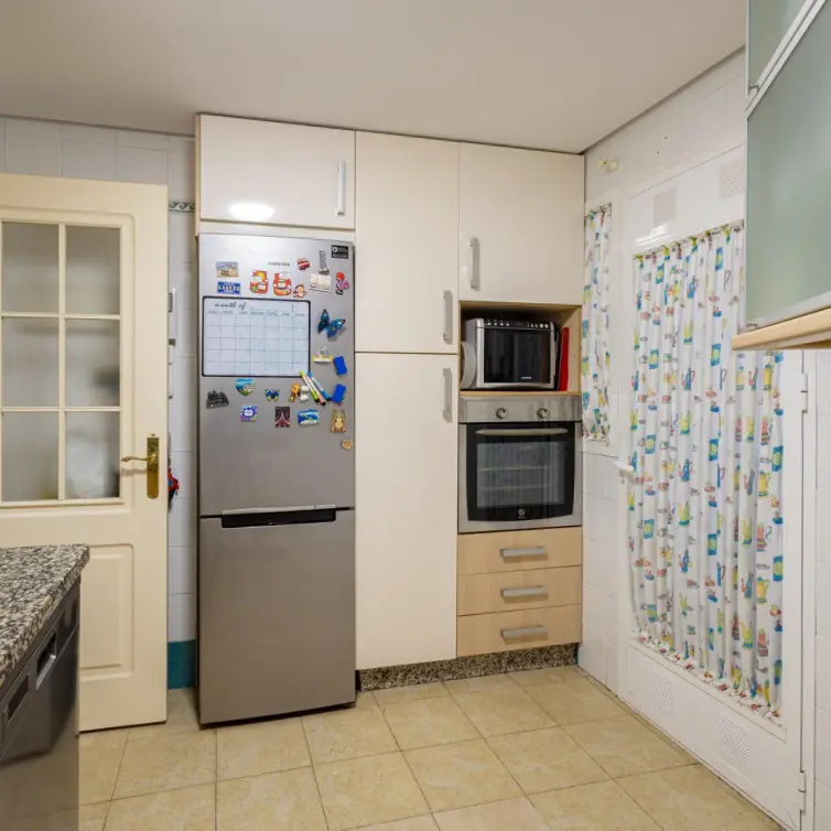 Venta de apartamento en planta media en Marbella