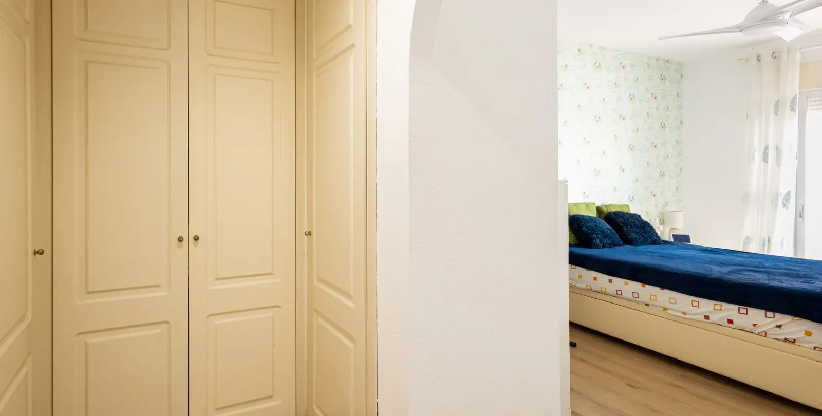 Venta de apartamento en planta media en Marbella 13