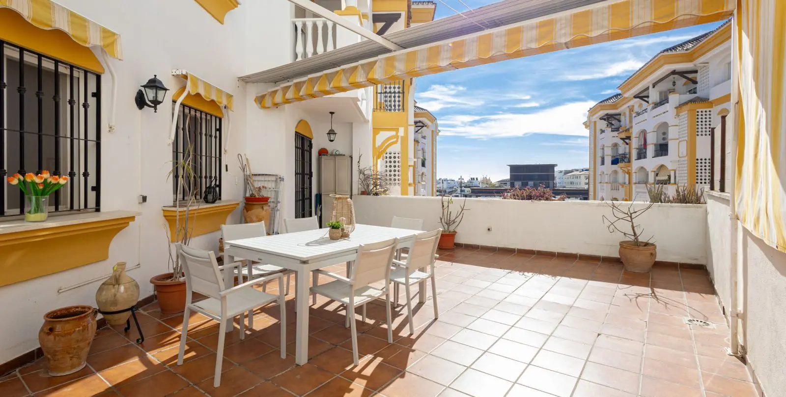 Venta de apartamento en planta media en Marbella 19