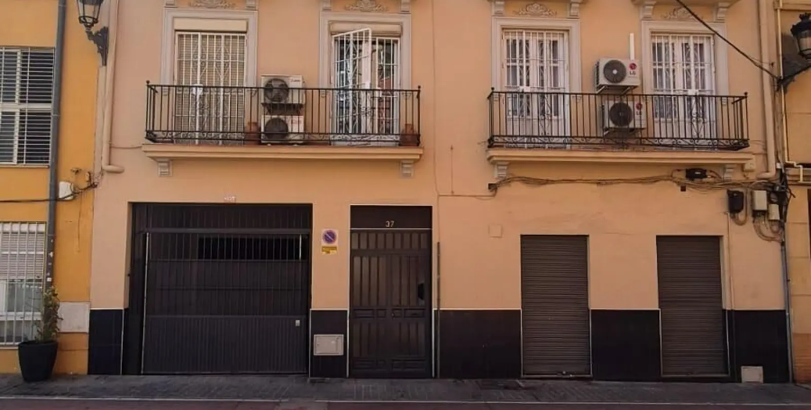 Venta de apartamento en planta media en La Trinidad 22