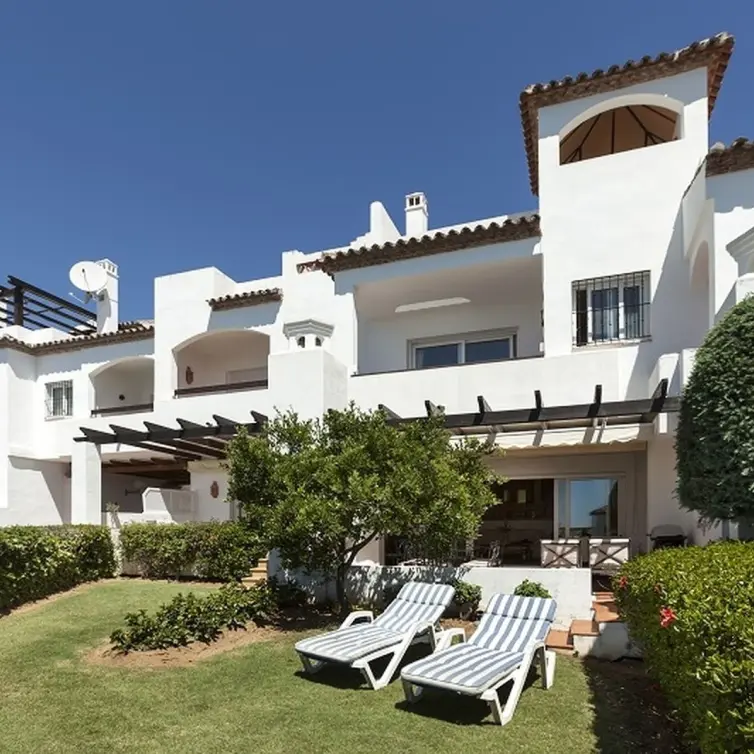 Sale of townhouse in Nueva Andalucía