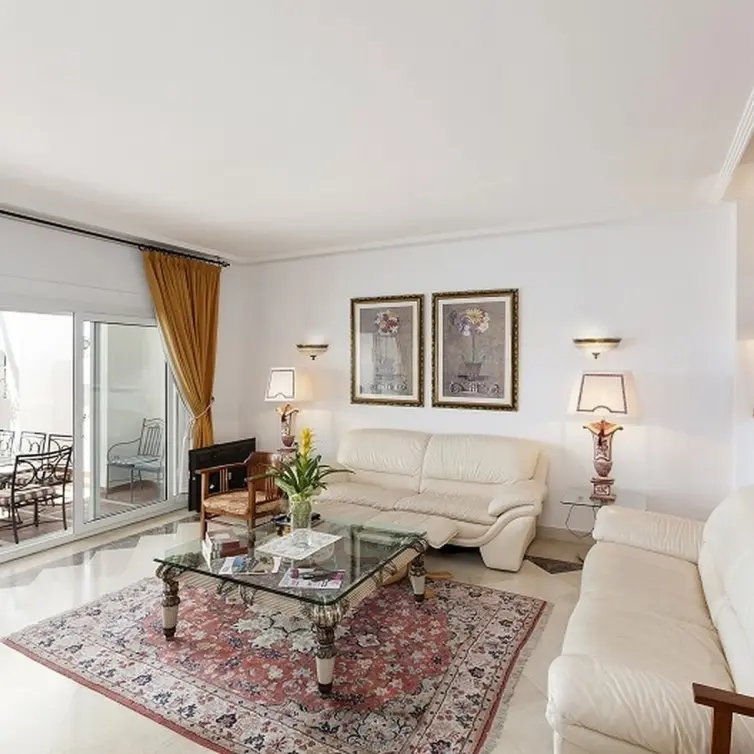 Sale of townhouse in Nueva Andalucía