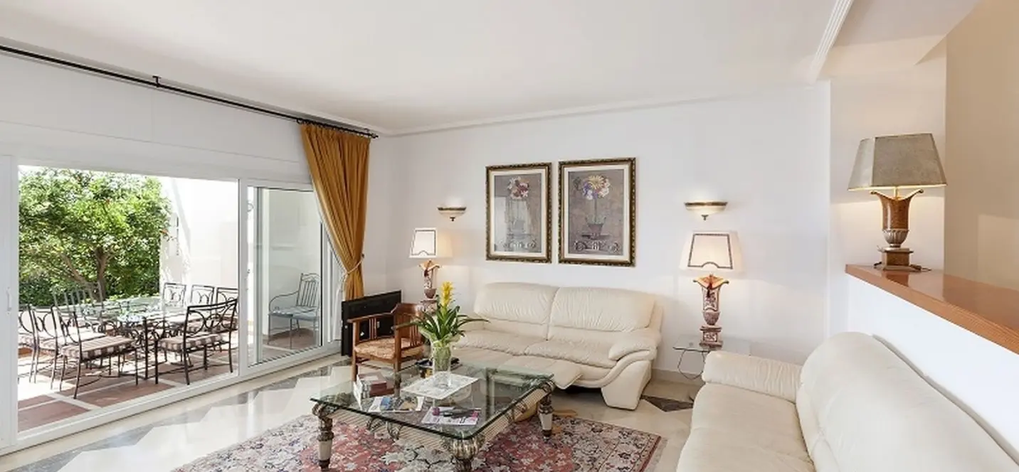 Sale of townhouse in Nueva Andalucía 1