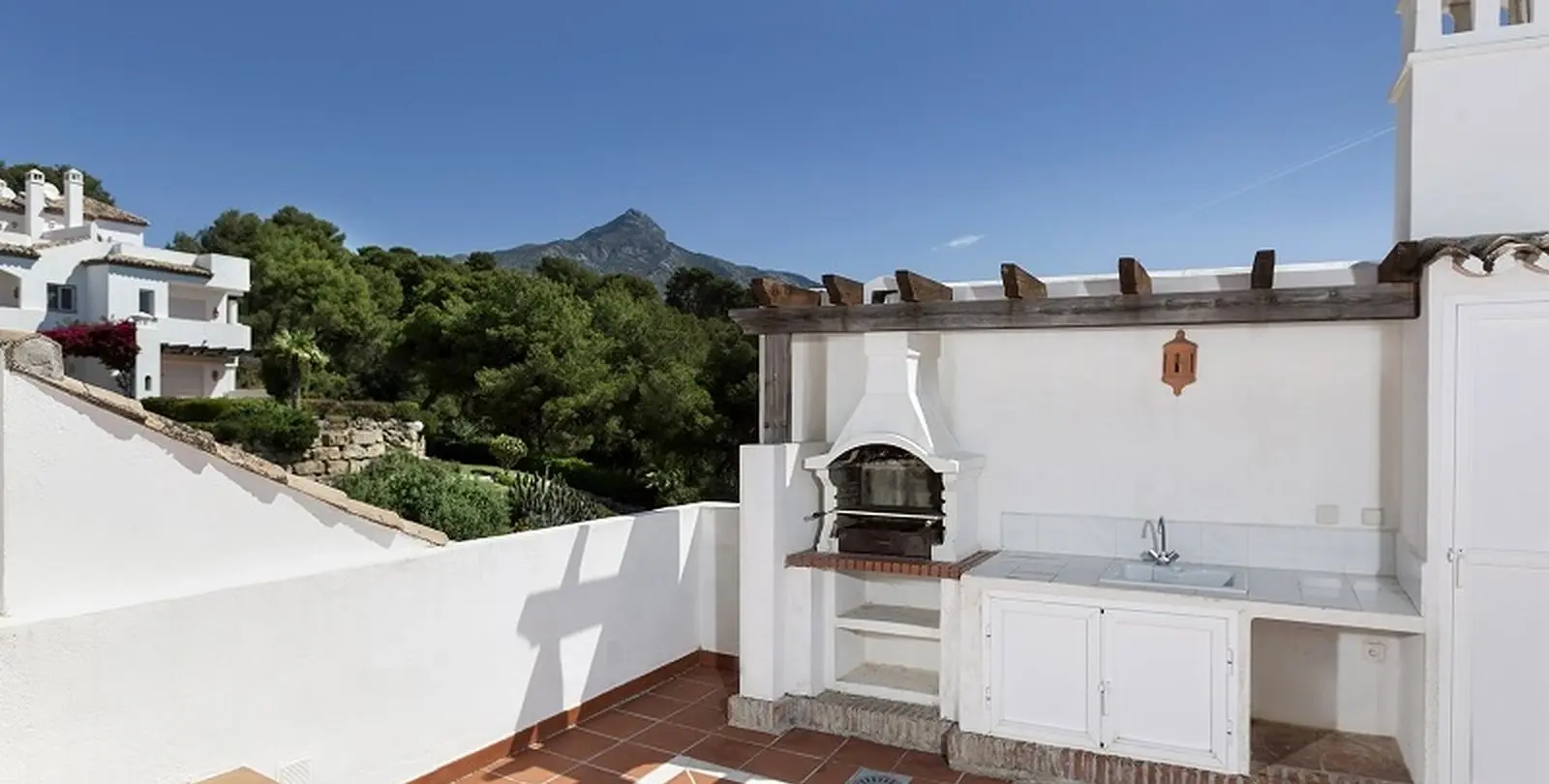 Sale of townhouse in Nueva Andalucía 5