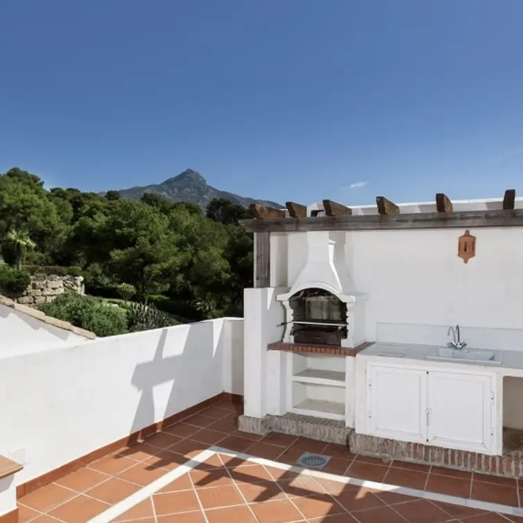 Sale of townhouse in Nueva Andalucía
