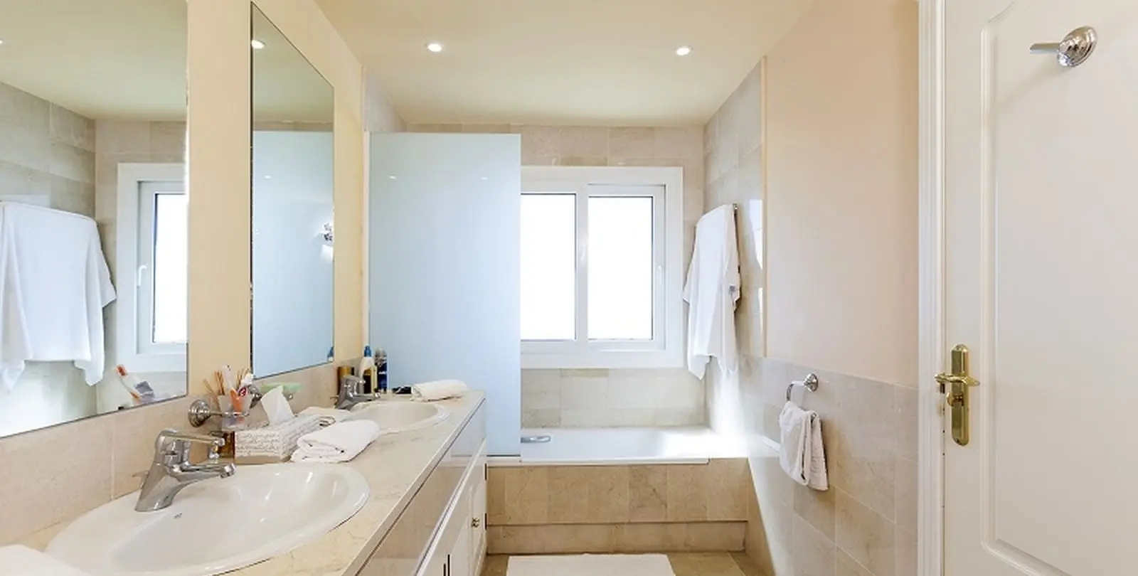 Sale of townhouse in Nueva Andalucía 11