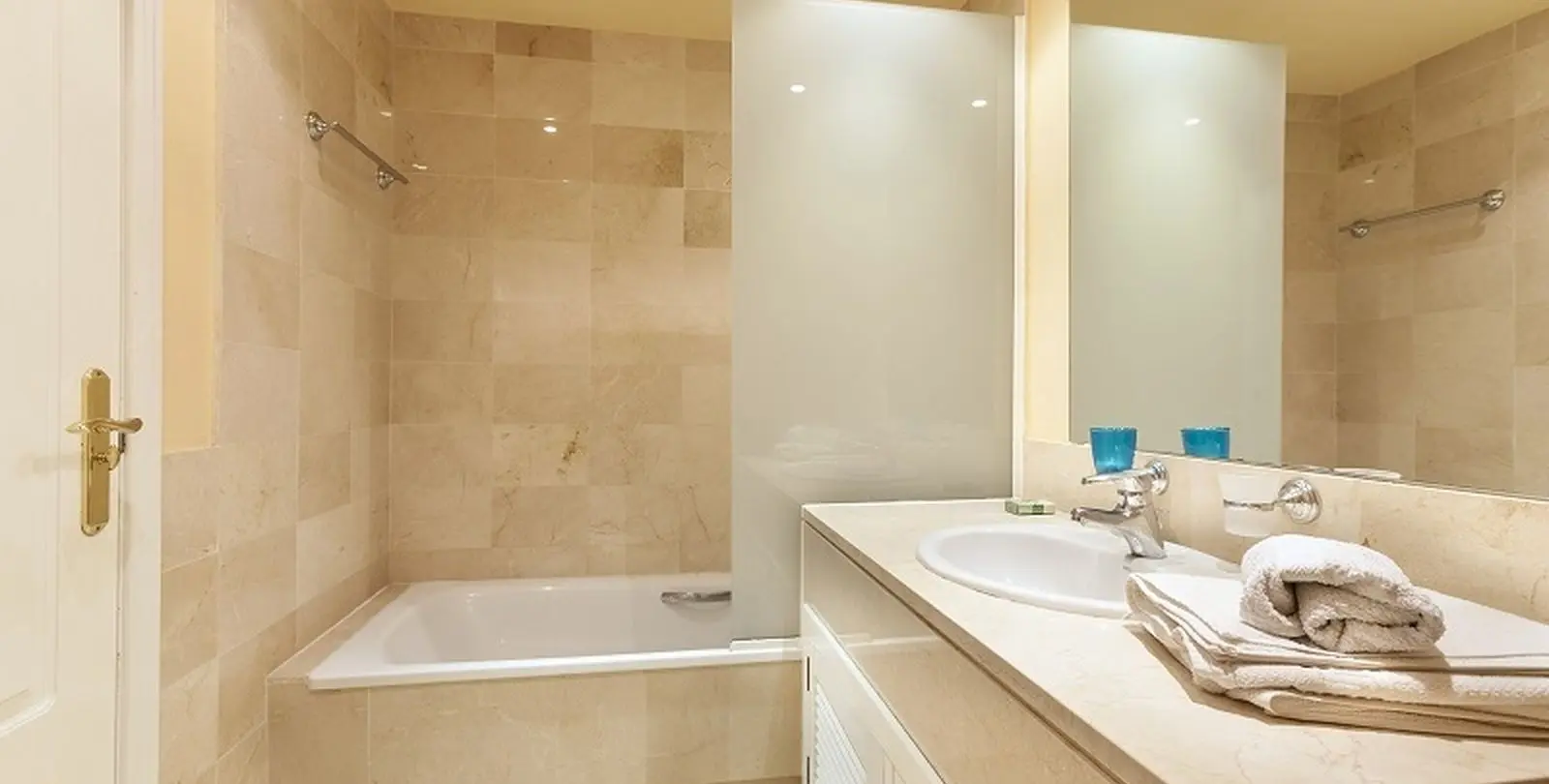 Sale of townhouse in Nueva Andalucía 12