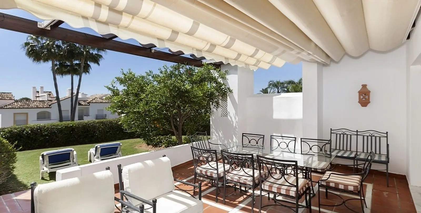 Sale of townhouse in Nueva Andalucía 15
