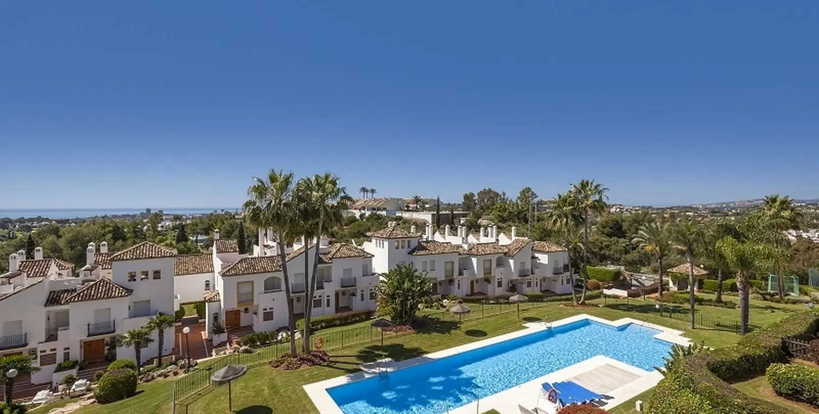 Sale of townhouse in Nueva Andalucía 23