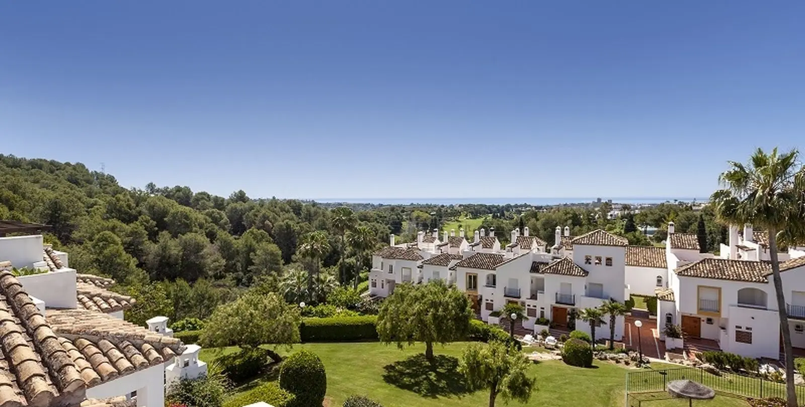 Sale of townhouse in Nueva Andalucía 24