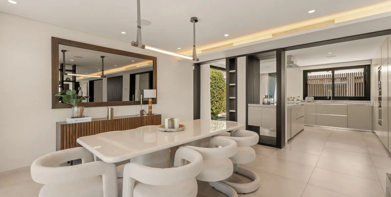 Sale of detached villa in Nueva Andalucía 9