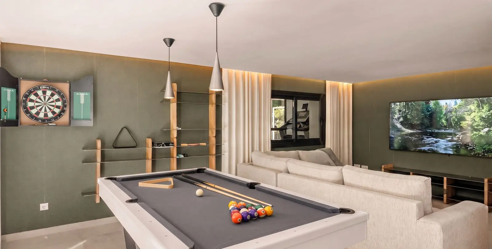 Sale of detached villa in Nueva Andalucía 15