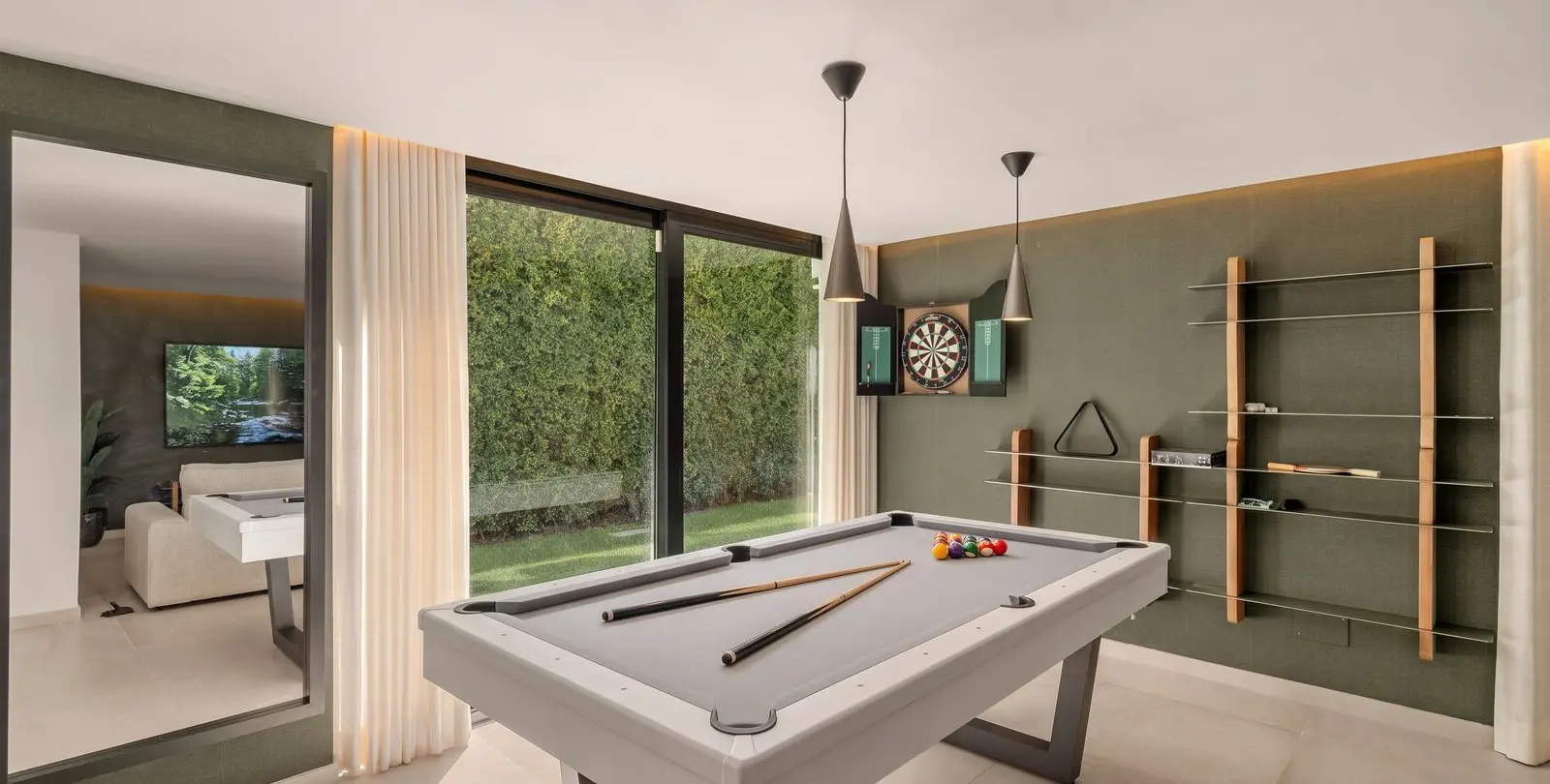 Sale of detached villa in Nueva Andalucía 16