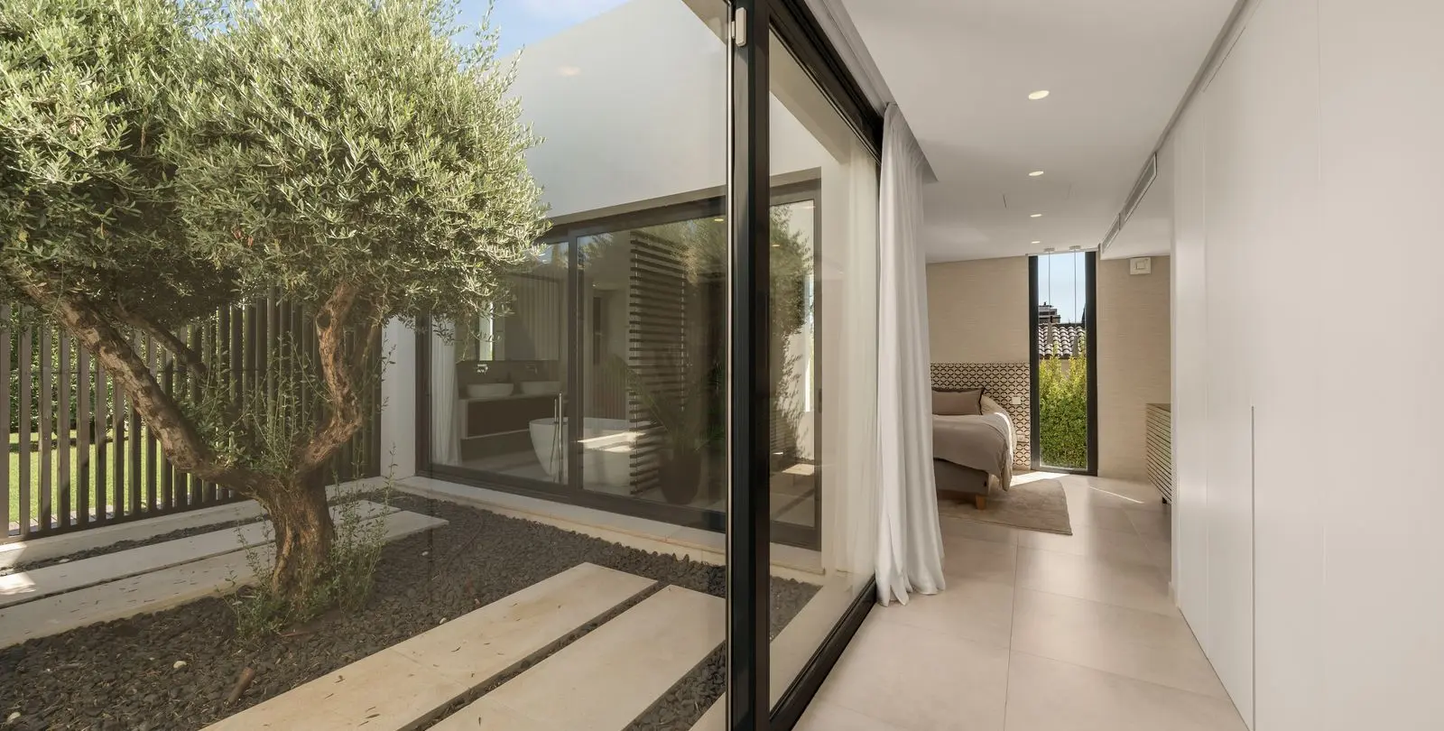 Sale of detached villa in Nueva Andalucía 17