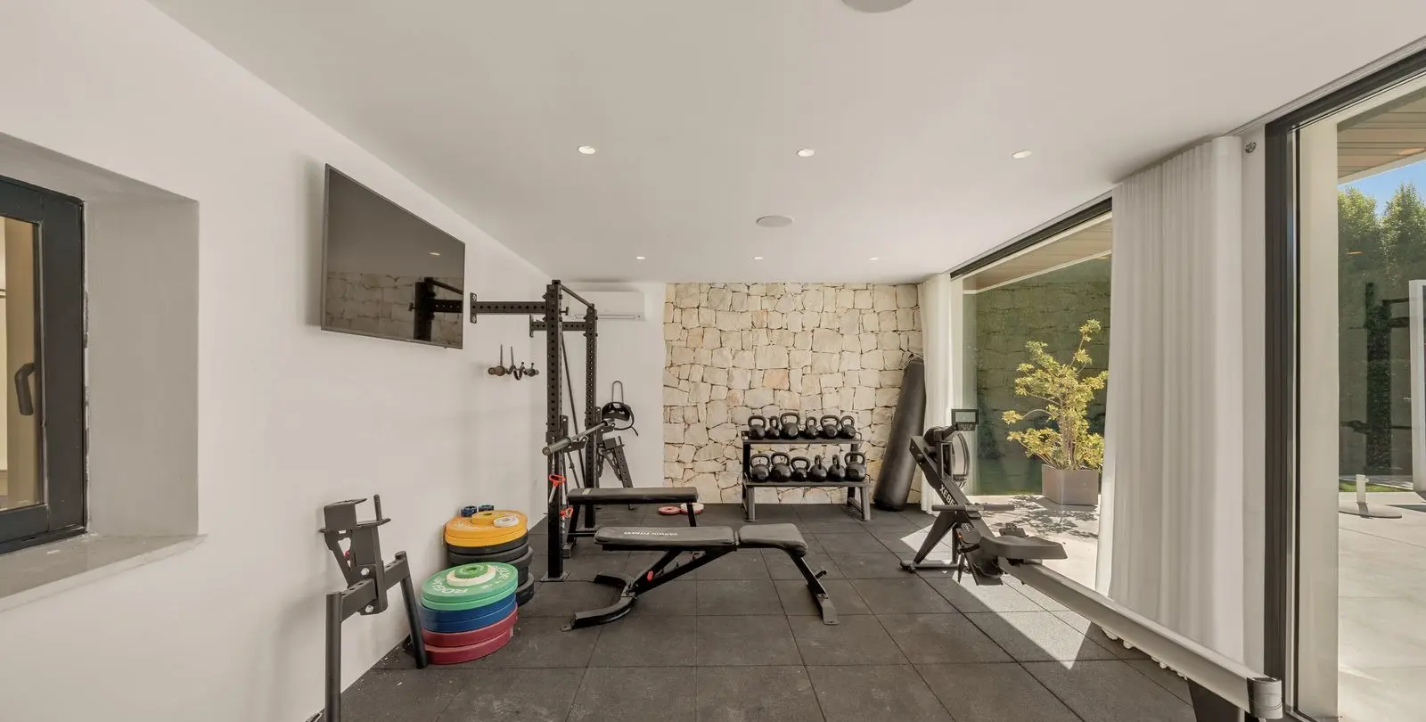 Sale of detached villa in Nueva Andalucía 45