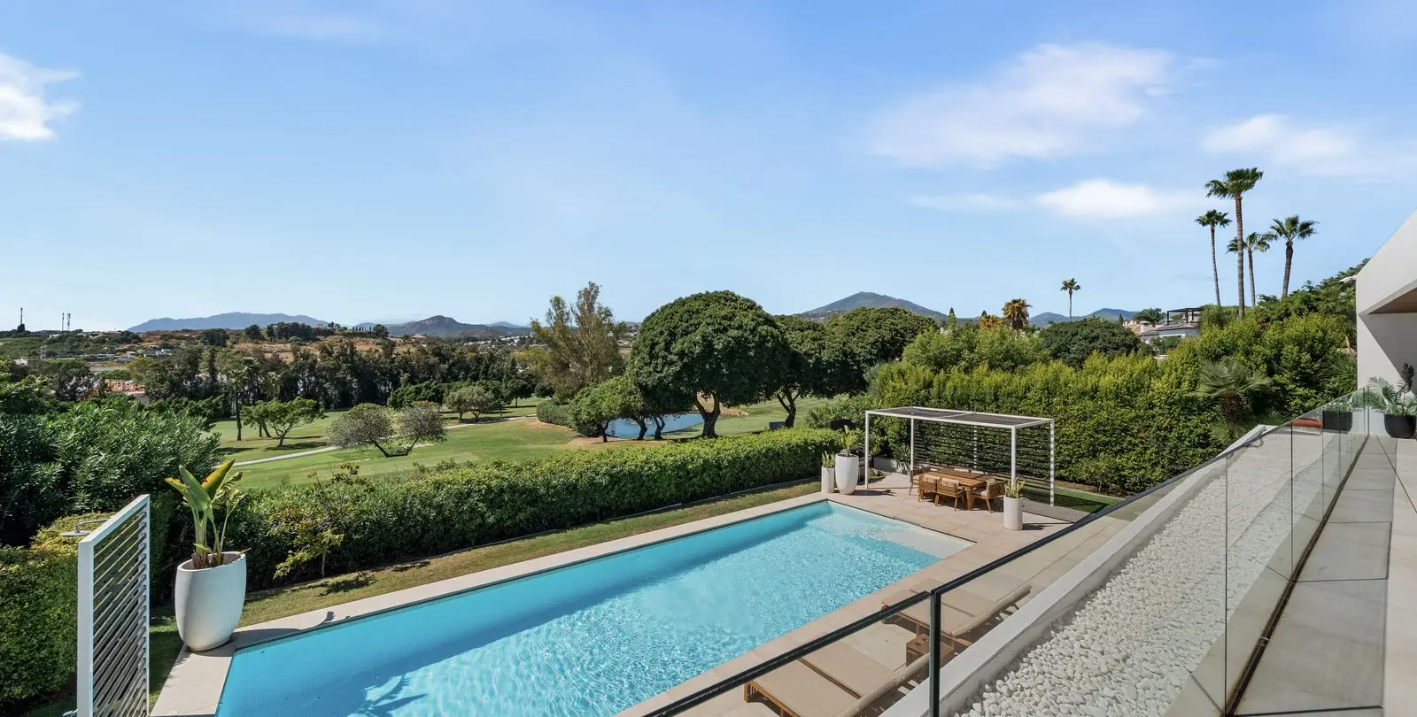 Sale of detached villa in Nueva Andalucía 51