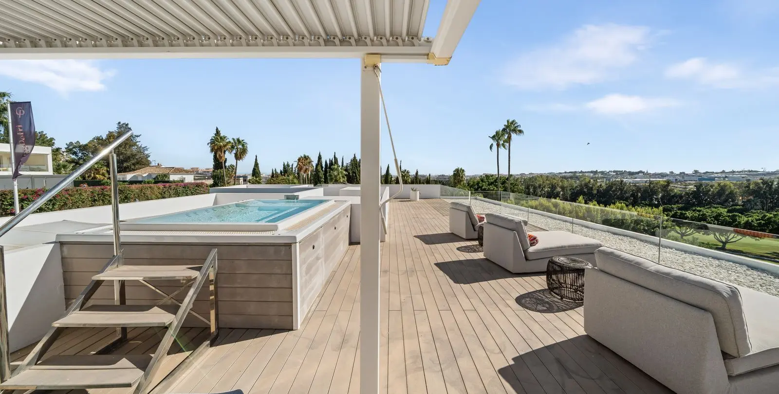 Sale of detached villa in Nueva Andalucía 64