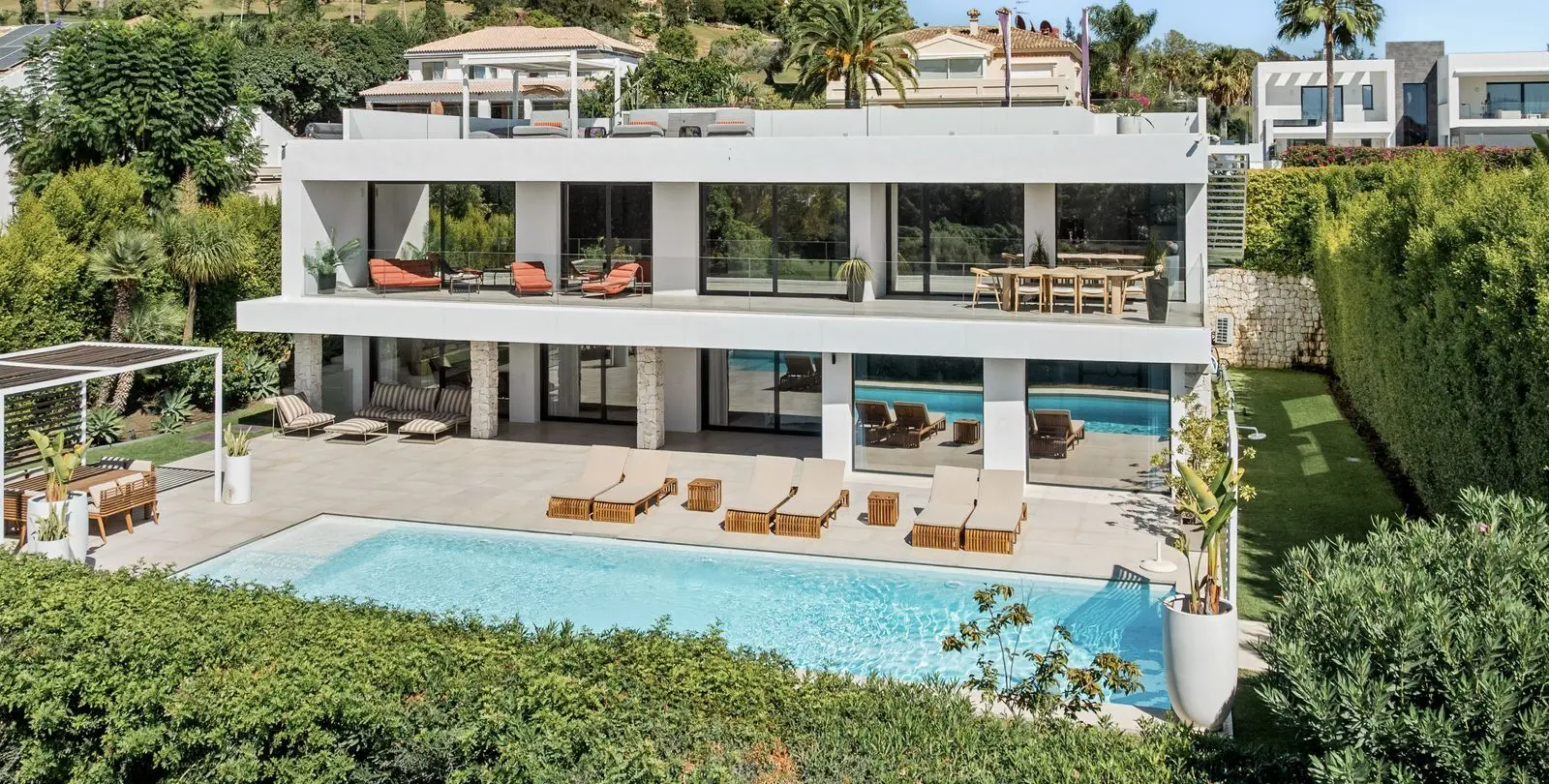 Sale of detached villa in Nueva Andalucía 70