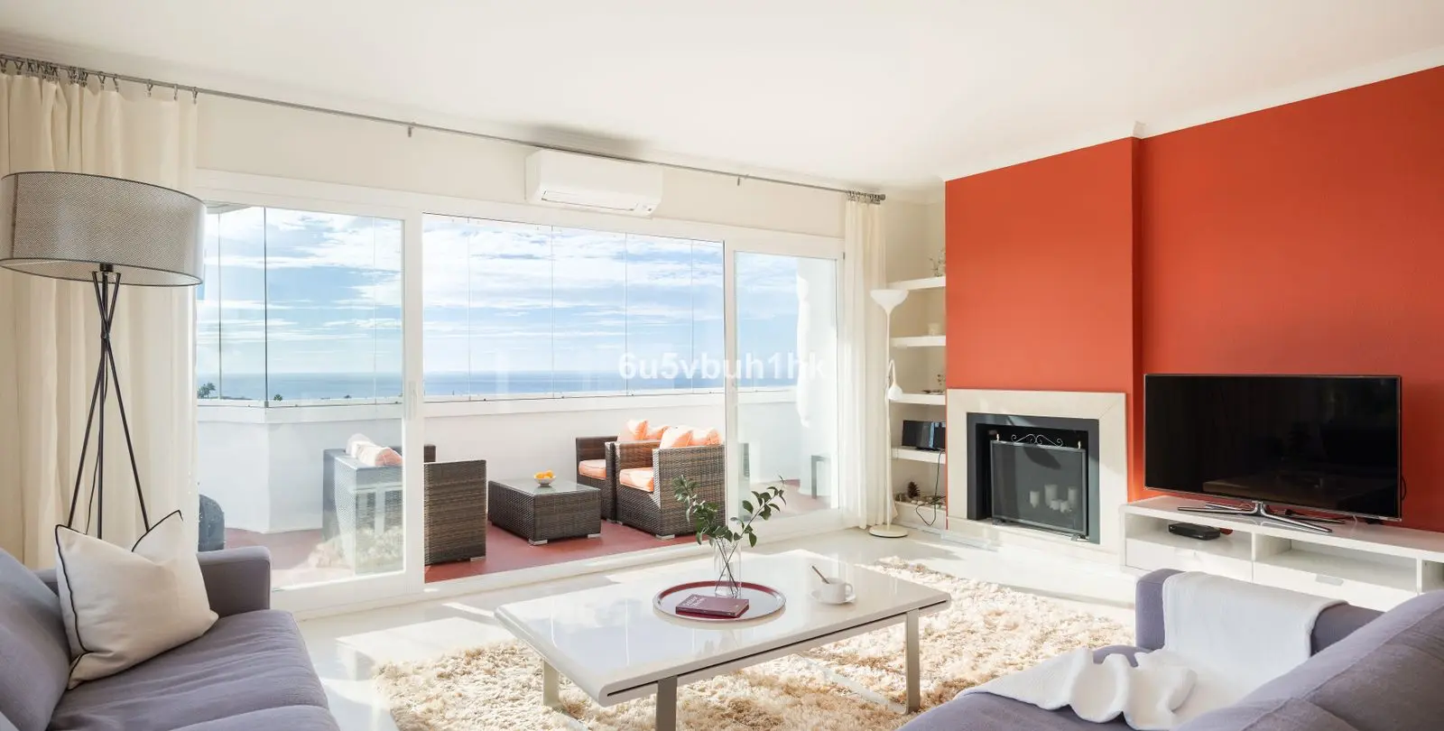 Venta de apartamento en planta media en Mijas Costa 3