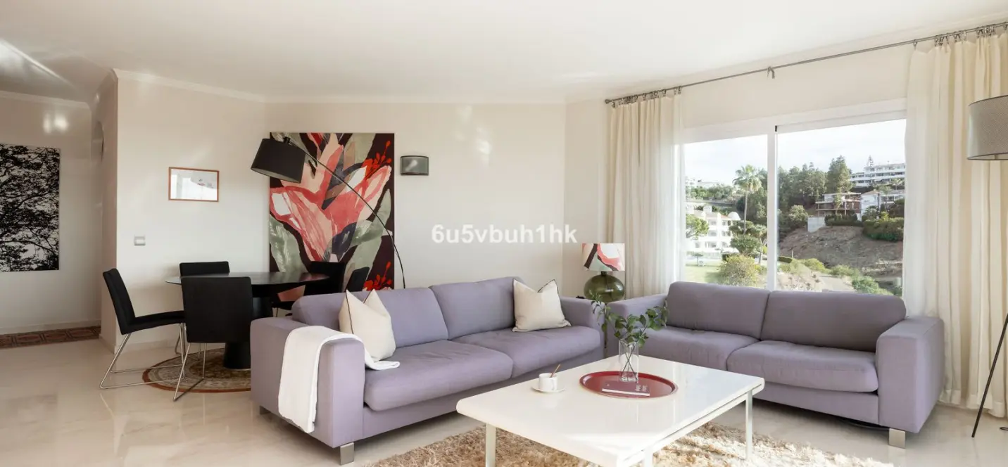 Venta de apartamento en planta media en Mijas Costa 3