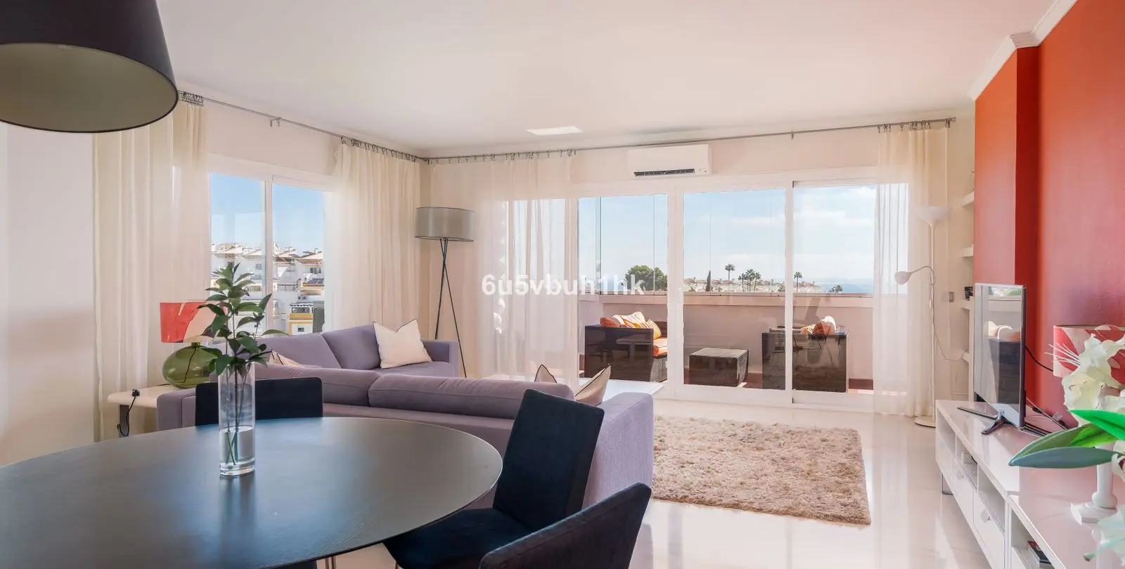 Venta de apartamento en planta media en Mijas Costa 8
