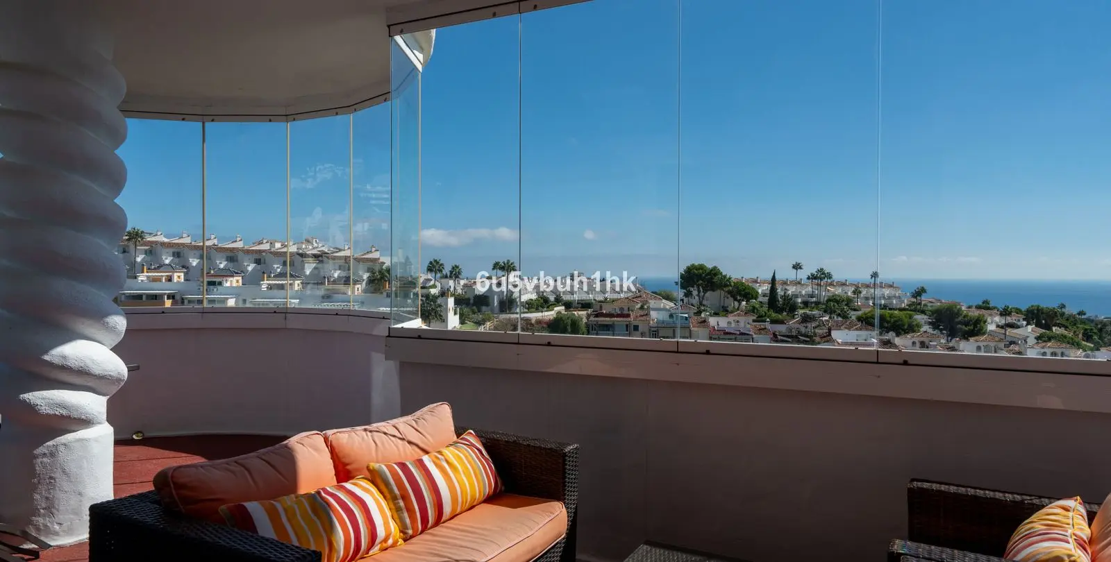 Venta de apartamento en planta media en Mijas Costa 9